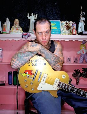 Mike Ness performing with his signature Les Paul