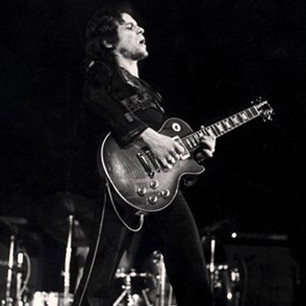 Paul Kossoff of Free playing guitar