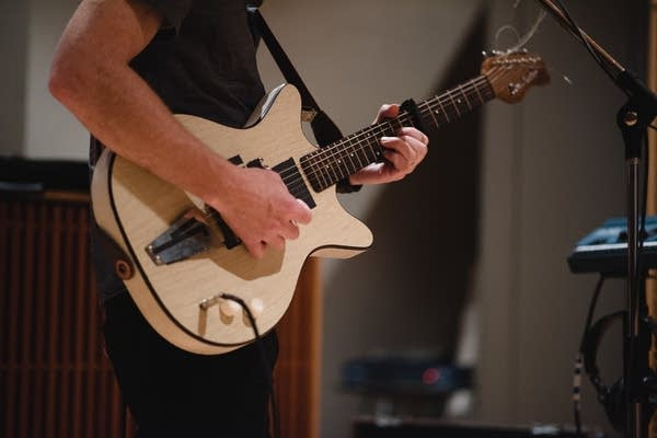 Alan Sparhawk's Danelectro Convertible