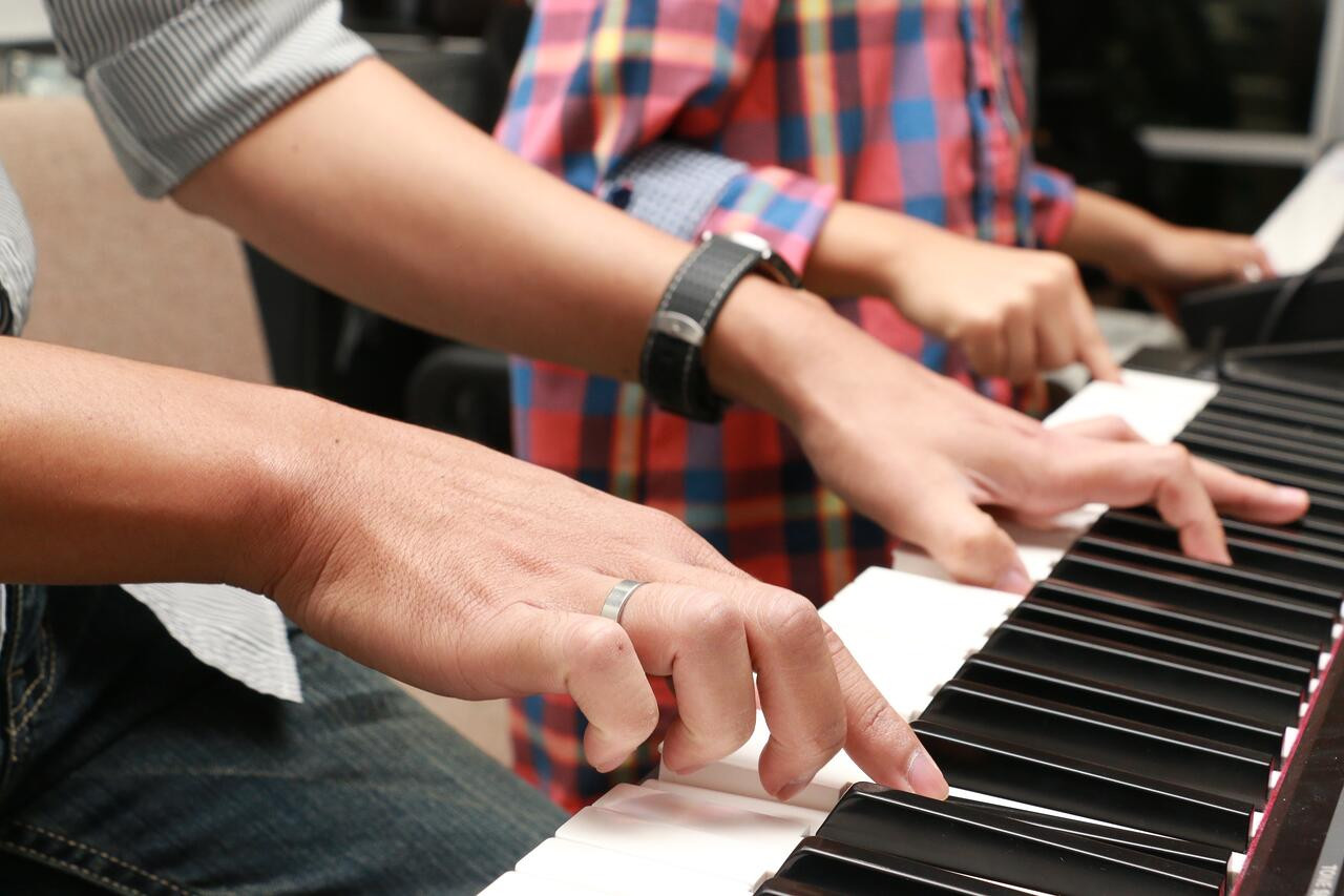 Adult learning piano - alternative learning methods