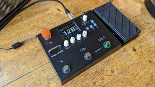 NUX MG-400 multi-effects pedal stage floor