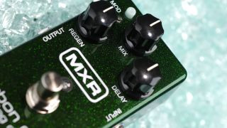 MXR Carbon Copy delay pedal
