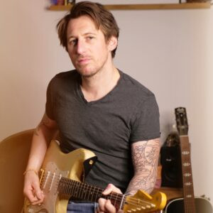 Florent Passamonti, guitar teacher and content creator