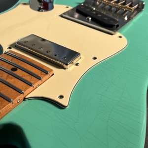 como pintar una guitarra