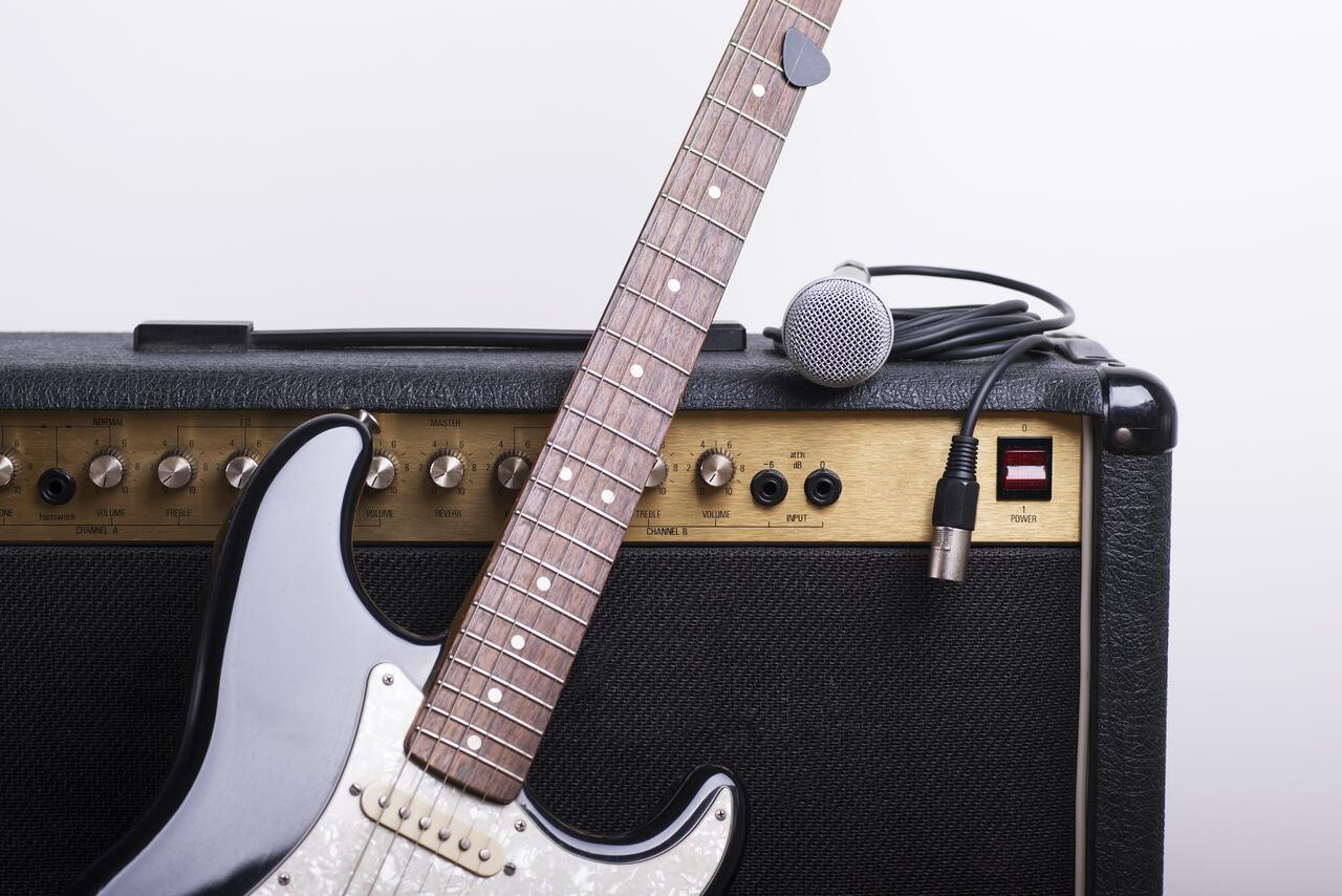 Essential Guitar Equipment for Beginners
