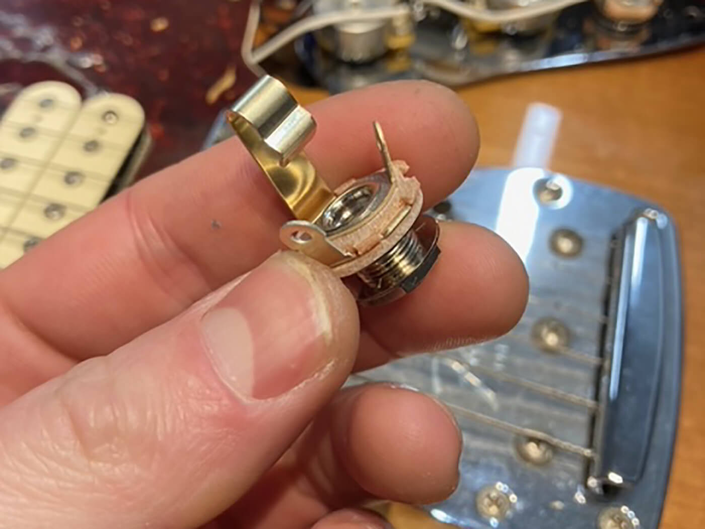 DIY Workshop - Fixing a faulty jack socket