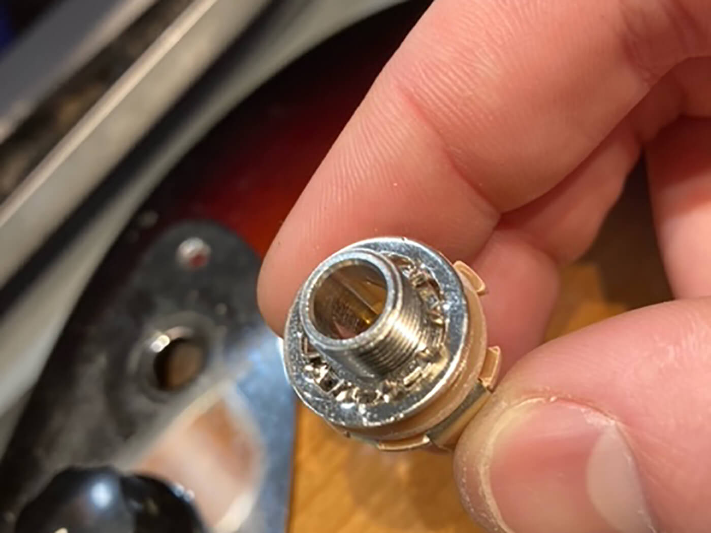 DIY Workshop - Fixing a faulty jack socket
