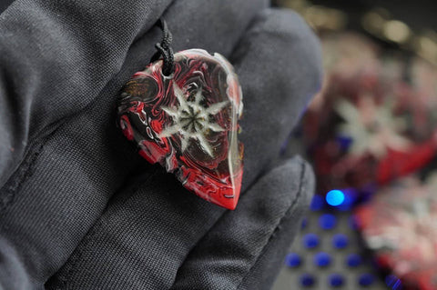 resin guitar pick, benefits, design, beautiful finish