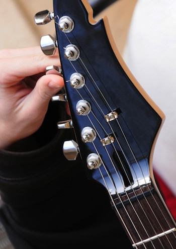 Learning to tune your guitar by ear